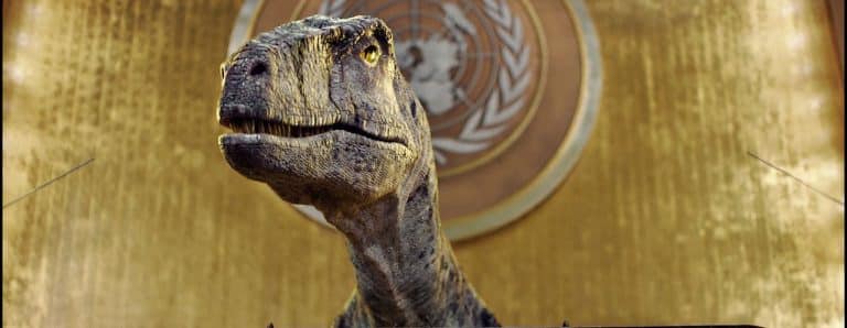 Advierte un dinosaurio en la ONU: Los combustibles fósiles nos abocan a la extinción