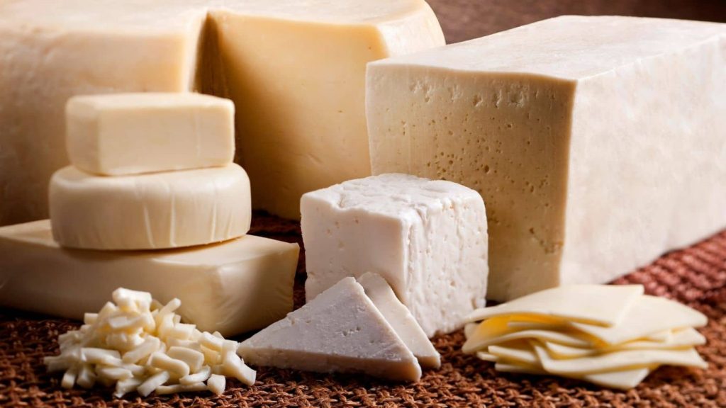 descubre como el queso lacteo contribuye a las emisiones de carbono y como reducir su impacto ambiental