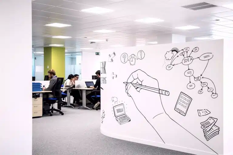 España podría generar 15% más empleo y 360 millones al año solucionando el desafío del déficit de talento digital