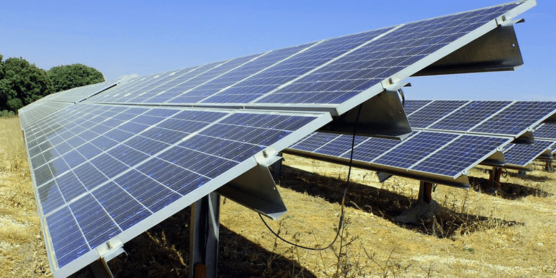 la tendencia en energia solar como los microinversores estan impulsando la instalacion de sistemas fotovoltaicos
