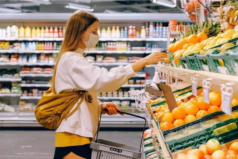 Tiendealo: la startup que ayuda a los comercios locales a competir contra los gigantes del ecommerce» – Descubre cómo esta innovadora plataforma está revolucionando el mercado para los pequeños negocios